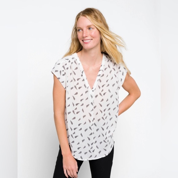 fun 2 fun Tops - Lillian V Neck Blouse Off white